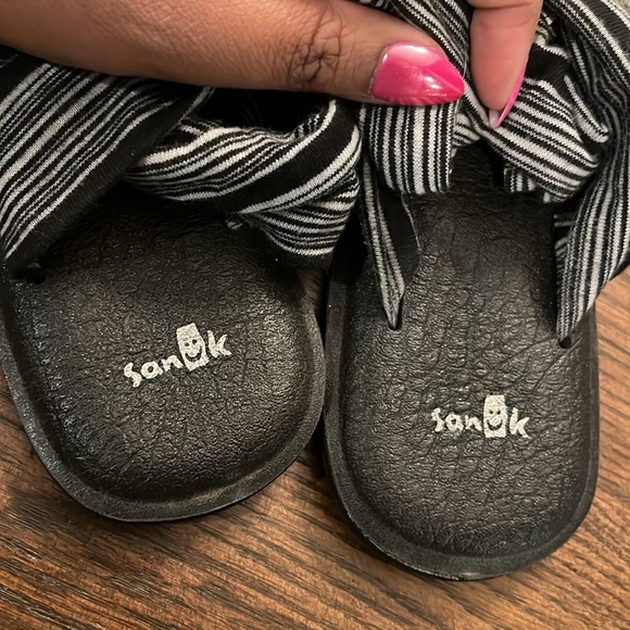 Sanuk Women's Yoga Sling Black Sandals Yoga Mat Slip On Flip Flops, size 7 - Picture 3 of 5